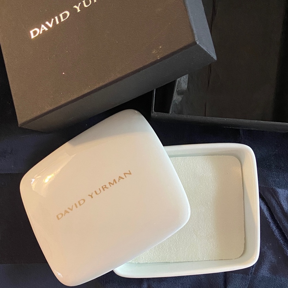 NIB David Yurman White and Black Jewelry Box